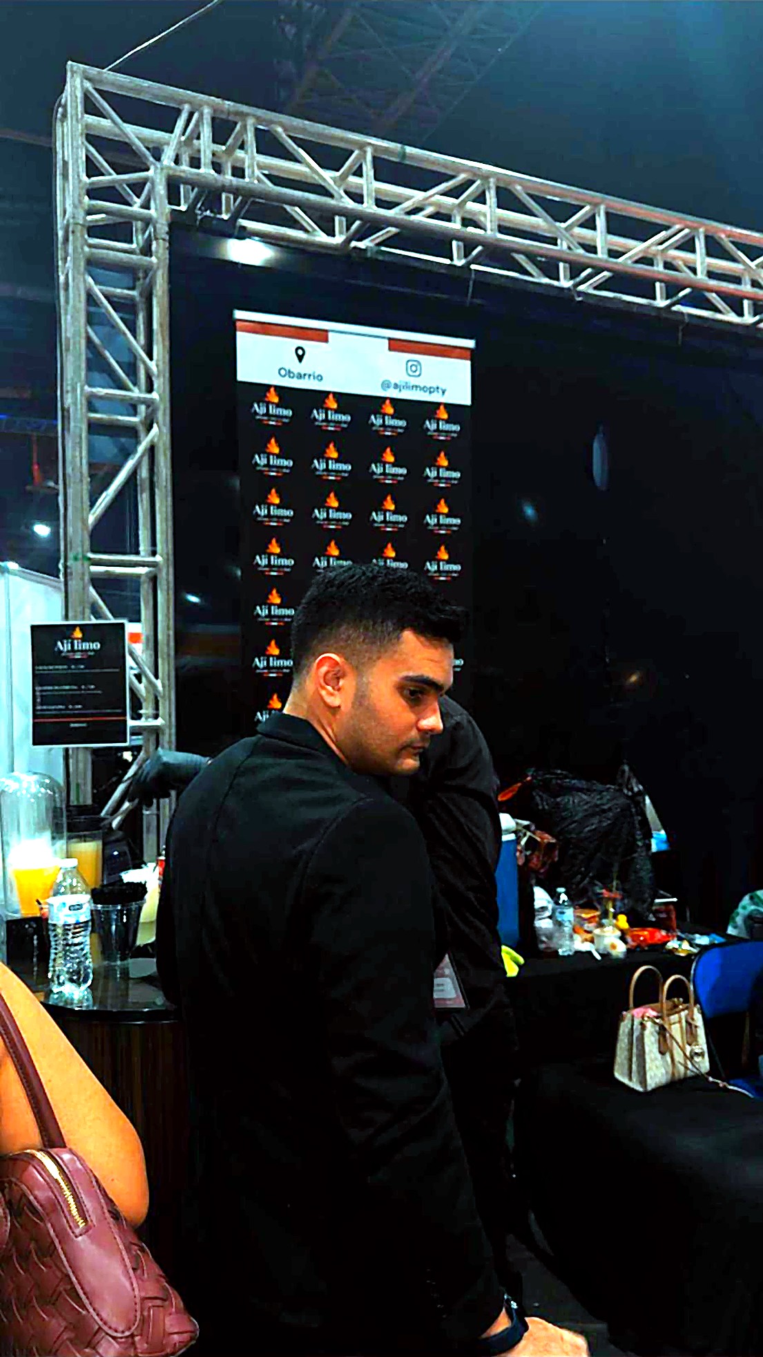 Richard en el stand de Ají Limo
